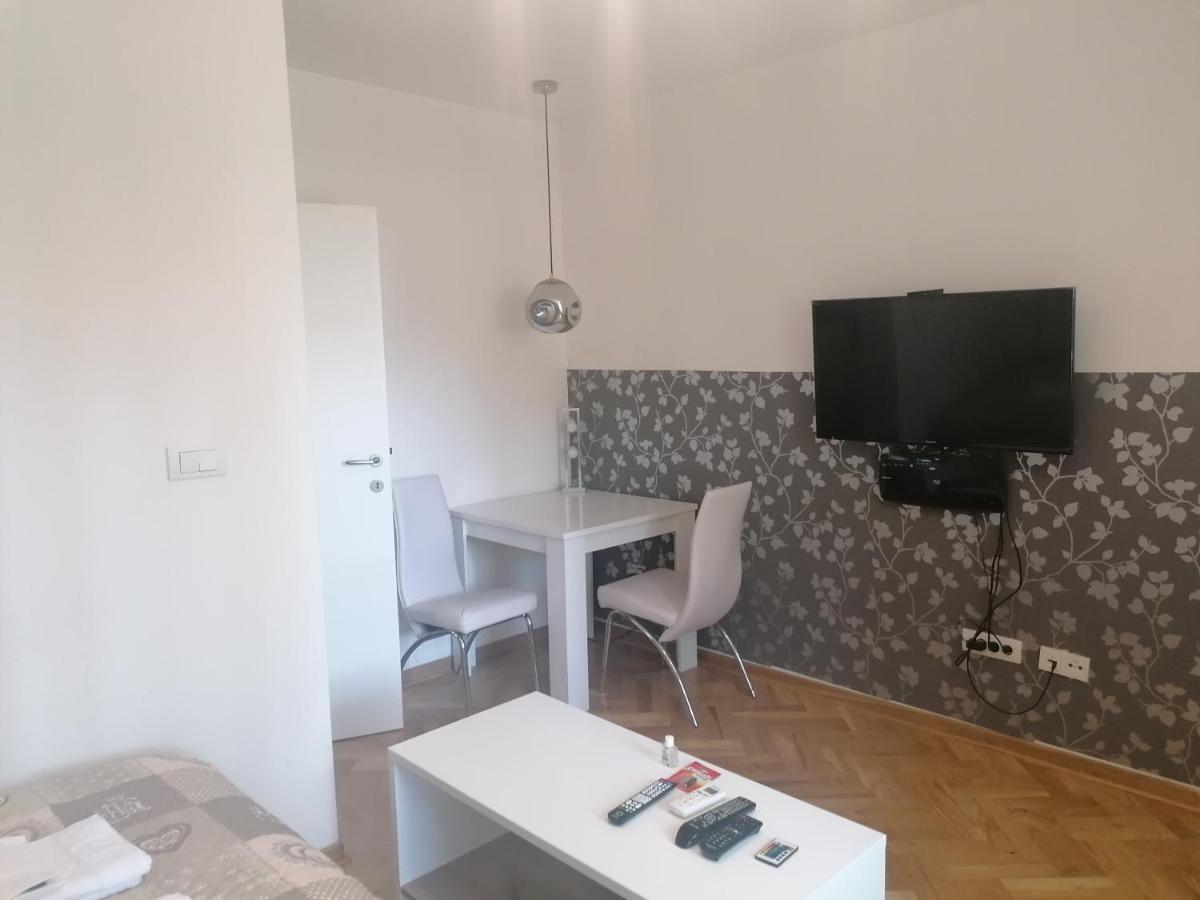 Natasa Apartment Belgrad Exterior foto